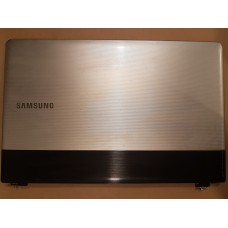 Крышка матрицы с петлями и брекетами для ноутбука Samsung NP300E5A, б/у